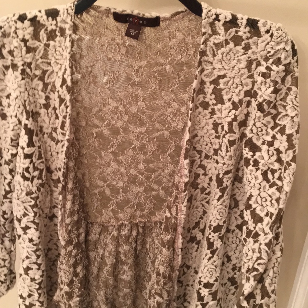 Beautiful, off-white lace cardigan VGUC